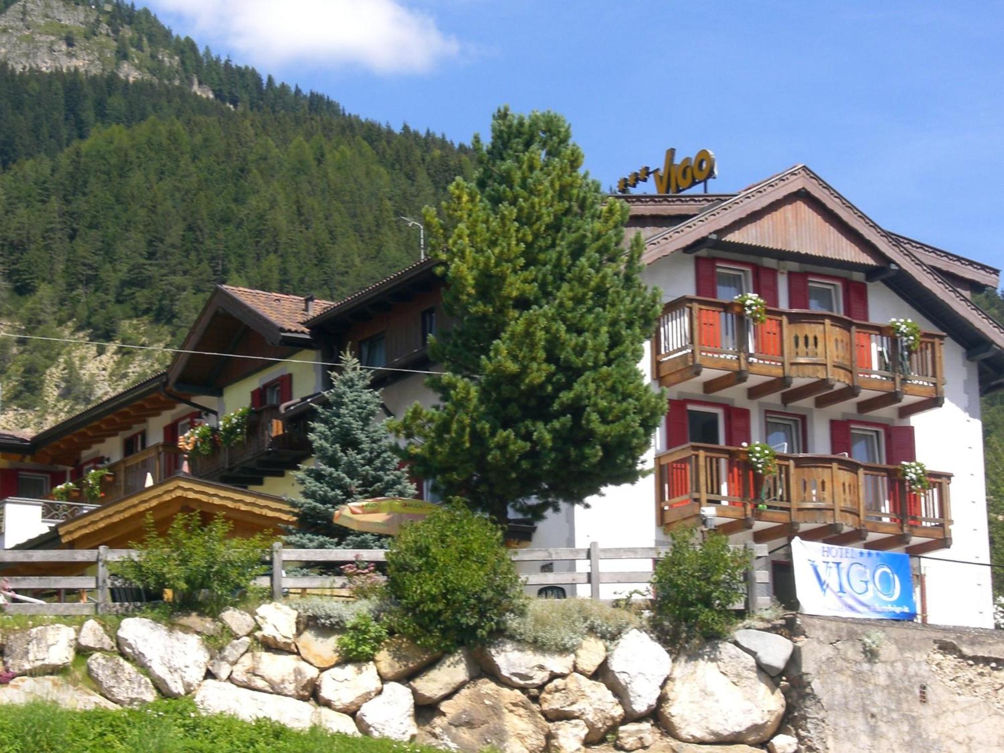 Hotel Vigo Vigo di Fassa Exterior foto